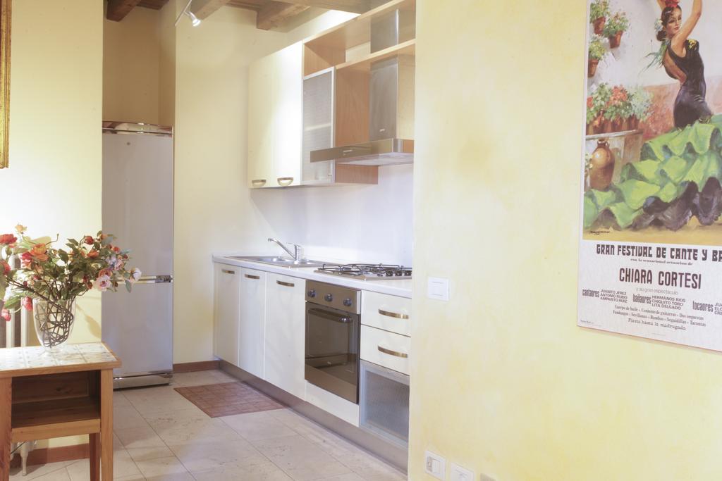 La Corte Antica Apartamento Bérgamo Habitación foto